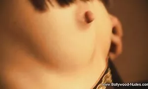 বাড়ীতে বাংলা চুদা চুদি গান তৈরি