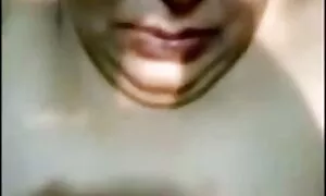 সুন্দরি সেক্সি বাংলা চুদা ছুদি মহিলার মাই এর হালকা করে বড়ো মাই