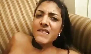 কাম বাংলা চুদা চুদি গান উত্তেজক বড়ো লোকের